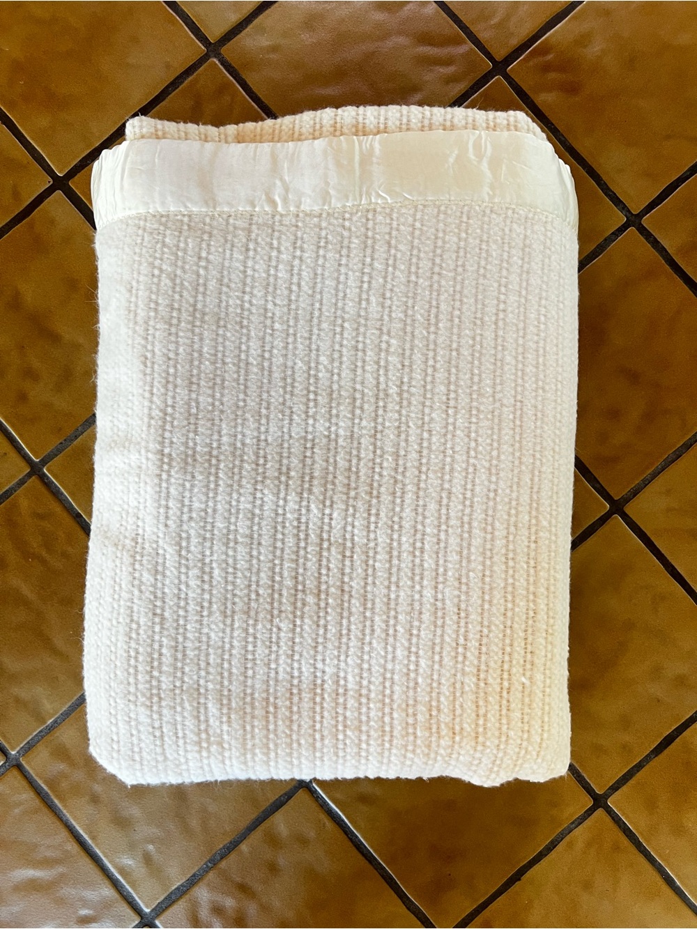 Vintage Satin Trimmed Acrylic Beacon Blanket Waffle Ribbed Cream King Retro USA
